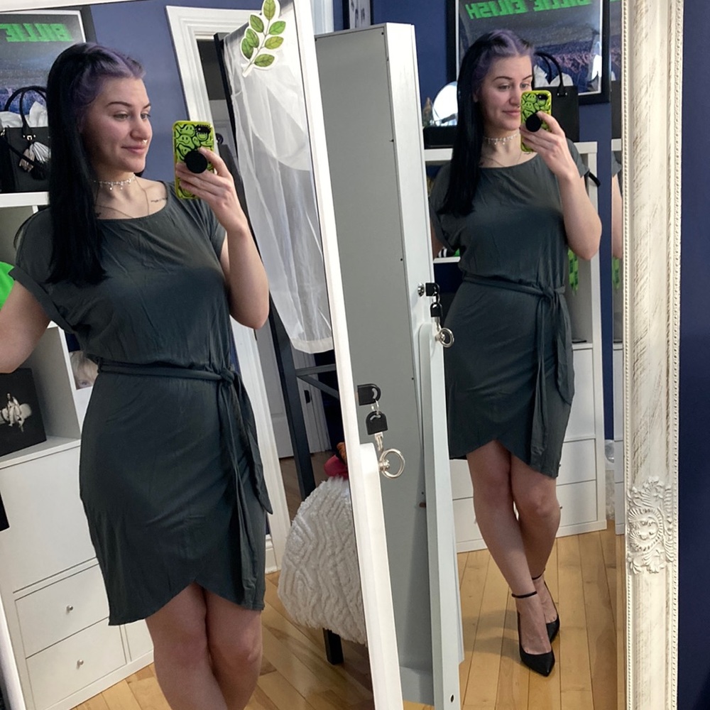 Olive Green Waist-Tie Loose-Sleeve Dress